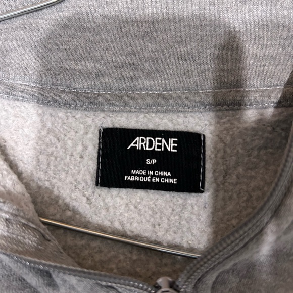 Half zip - Picture 2 of 2